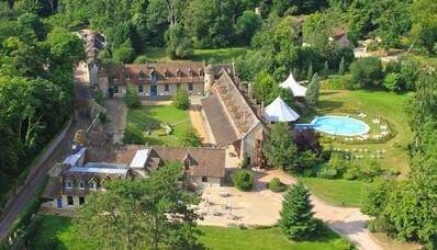 Alugue um helicóptero: Abbaye des Vaux de Cernay – Vallée de Chevreuse