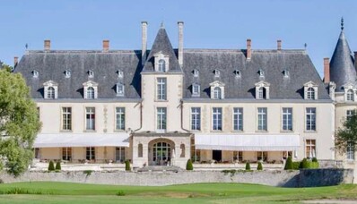 Alugue um helicóptero para o Château D’Augerville, perto de Fontainebleau