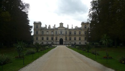 Château de Ferrières de helicóptero