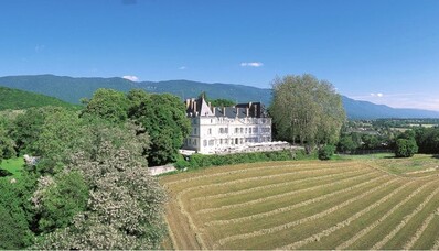 Aluguel de helicóptero: Château de Divonne Jura Lac Léman
