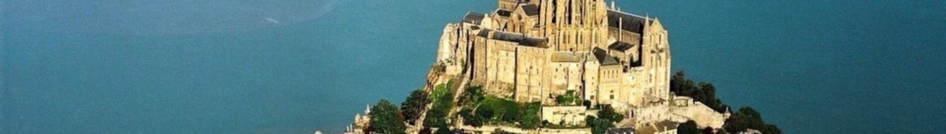 Aluguel de jatos particulares no aeródromo de Granville Mont Saint Michel