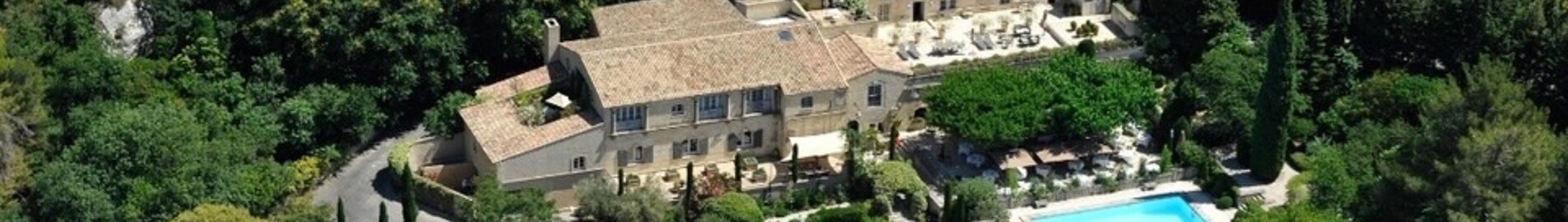 Alugue um helicóptero para o L’oustau de Baumanière em Les Baux-De-Provence