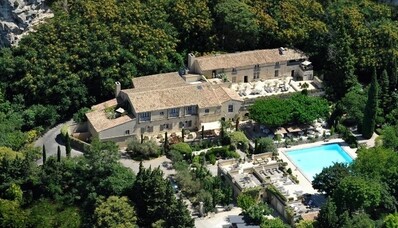 Alugue um helicóptero para o L’oustau de Baumanière em Les Baux-De-Provence