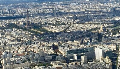 Aluguel de helicóptero: Passeio por Paris saindo de Paris Issy-Les-Moulineaux