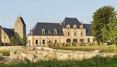 Alugue um helicóptero: Domaine de Ravenoville – Praia de desembarque na Normandia