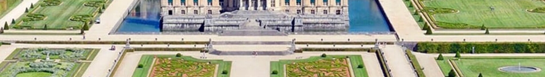 Alugue um helicóptero: sobrevoe o Château de Vaux-Le-Vicomte a partir de Paris Issy-Les-Moulineaux