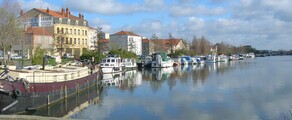 Roanne: aluguel de jatos particulares 