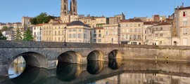 Les Mureaux: aluguel de jatos particulares