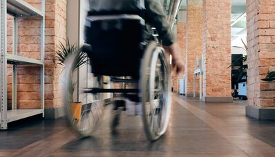 Acessibilidade para pessoas com mobilidade reduzida em jatos particulares