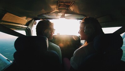 Por que a AEROAFFAIRES nunca faz co-pilotagem?