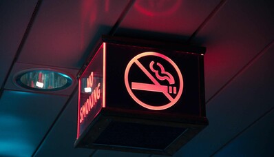 É possível fumar a bordo de um jato particular?