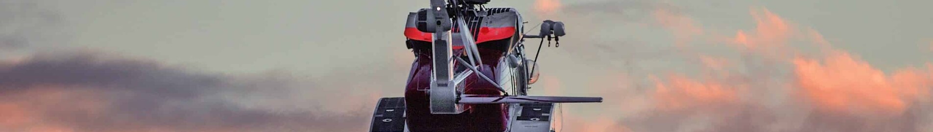Fretar um helicóptero de transporte.