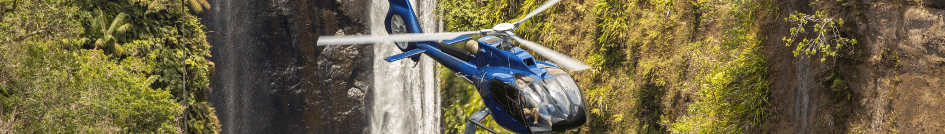 Voo de helicóptero sobre a ilha da Reunião
